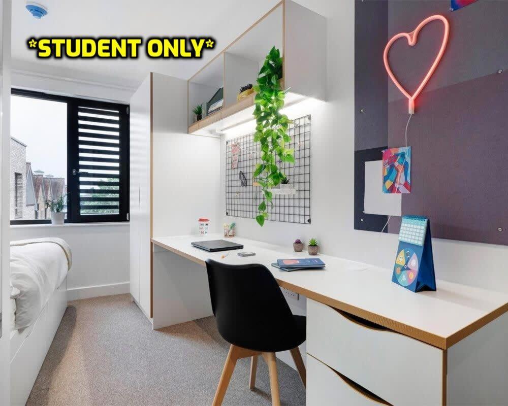 Student Only Zeni Ensuite Rooms, โคล์เชสเตอร์ ภายนอก รูปภาพ