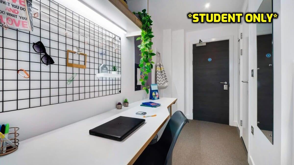 Student Only Zeni Ensuite Rooms, โคล์เชสเตอร์ ภายนอก รูปภาพ