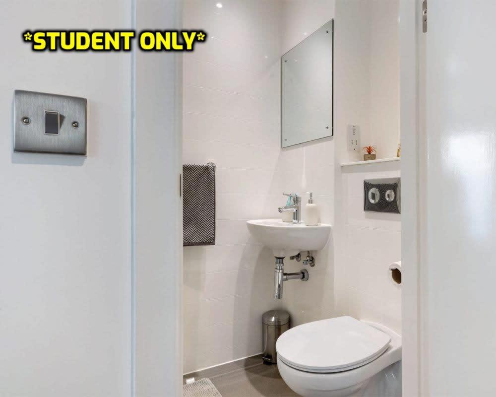 Student Only Zeni Ensuite Rooms, โคล์เชสเตอร์ ภายนอก รูปภาพ