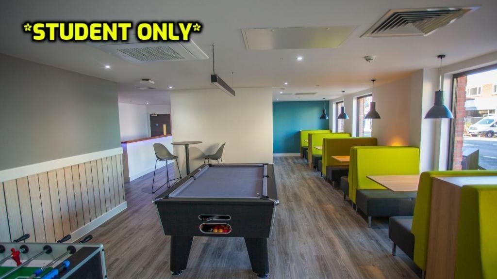 Student Only Zeni Ensuite Rooms, โคล์เชสเตอร์ ภายนอก รูปภาพ