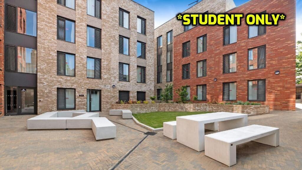 Student Only Zeni Ensuite Rooms, โคล์เชสเตอร์ ภายนอก รูปภาพ