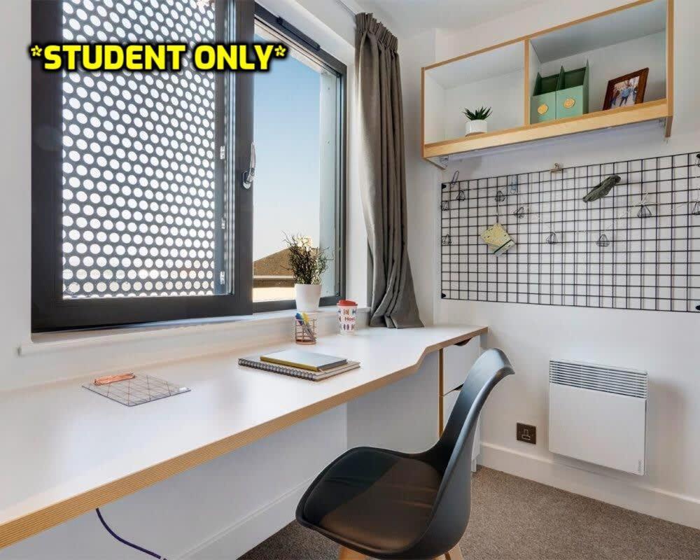 Student Only Zeni Ensuite Rooms, โคล์เชสเตอร์ ภายนอก รูปภาพ